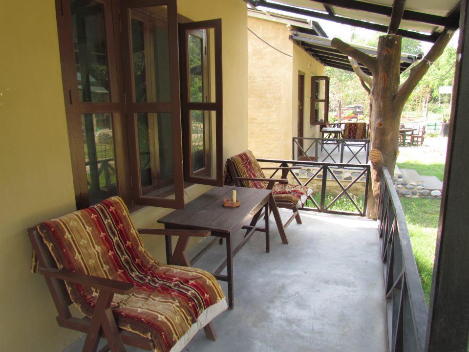 Chitwan Gaida Lodge Саураха Экстерьер фото